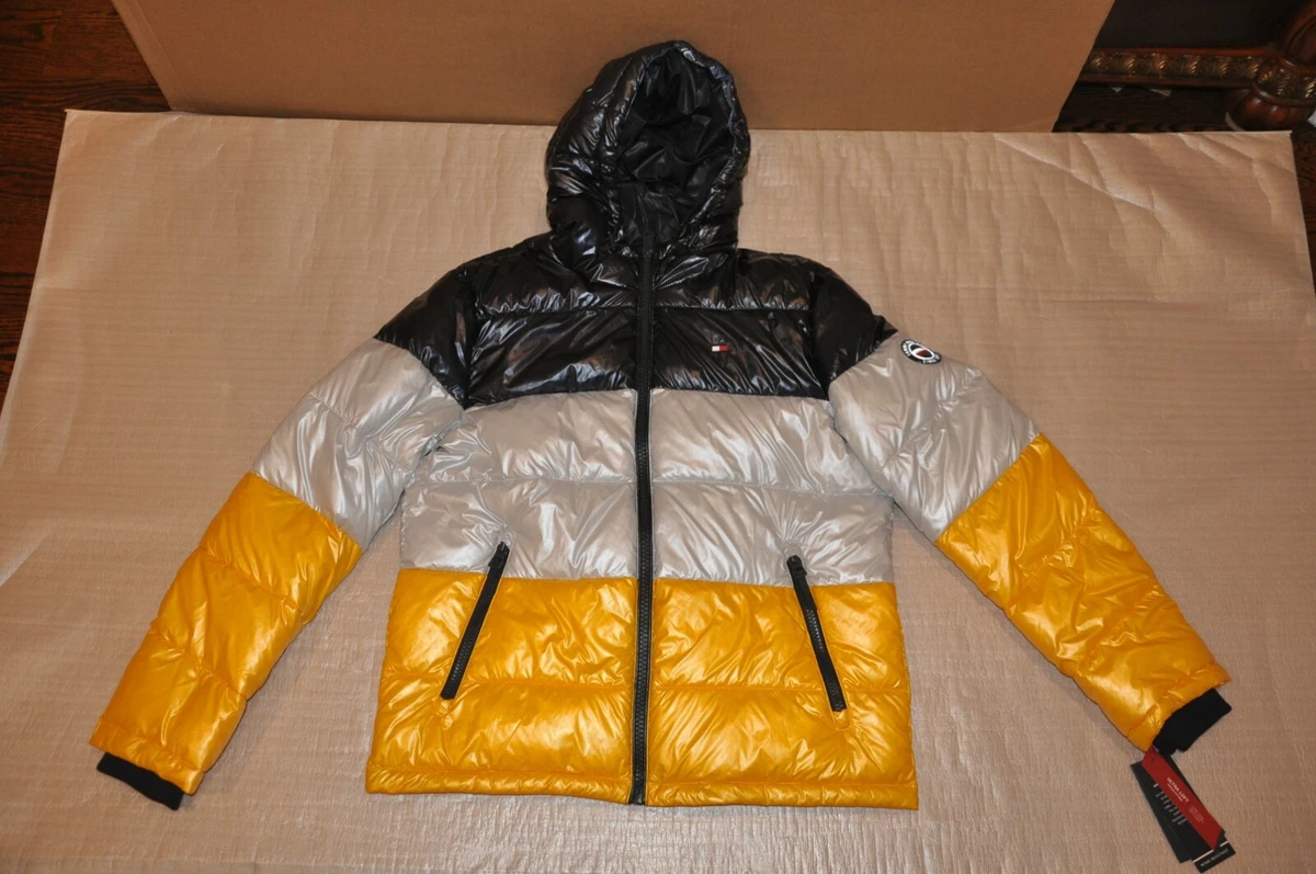 NWT Tommy Hilfiger Men s Pearlized Hooded Puffer Jacket Yellow