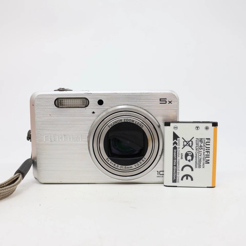 Fujifilm Digital Camera FinePix J100 10.0MP Silver - DOESNT TURN ON, photo 1 of 5