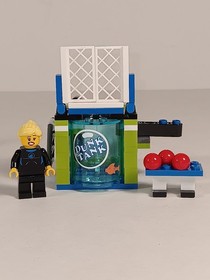 LEGO Creator: Fairground Mixer (10244) 11 Minifigures + Attractions & Vehicles 