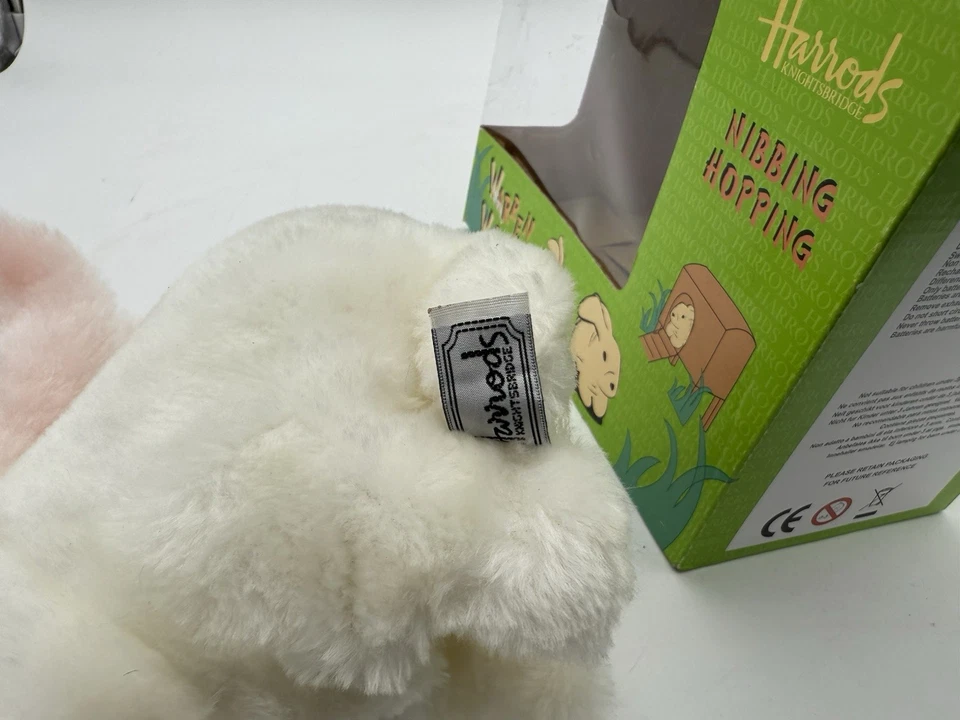 Peluche de juguete a batería Harrods Bunny Rabbit  Foto 4 de 4