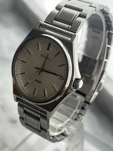 Seiko Spirit Day-Date Quartz Men's Watch Japan Battery Replaced Auth 0513345 - Afbeelding 6 van 11