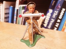 1930s BARCLAY B10 735 B7O LEAD DIME STORE G.I. SOLDIER RANGE FINDER