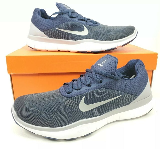 navy blue nike trainers