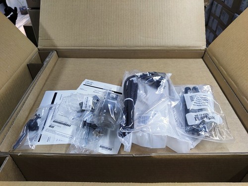 C9200L-48P-4X-E Cisco C9200L 48p 10/100/1000 PoE+ 740W, 4x10G uplink, Essential - Picture 2 of 5