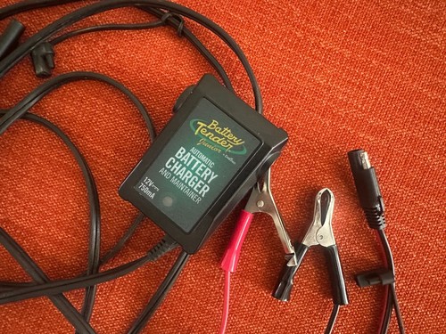 Battery Tender Junior 12V 750mA Trickle Charger Maintainer Deltran Motorcycle AT