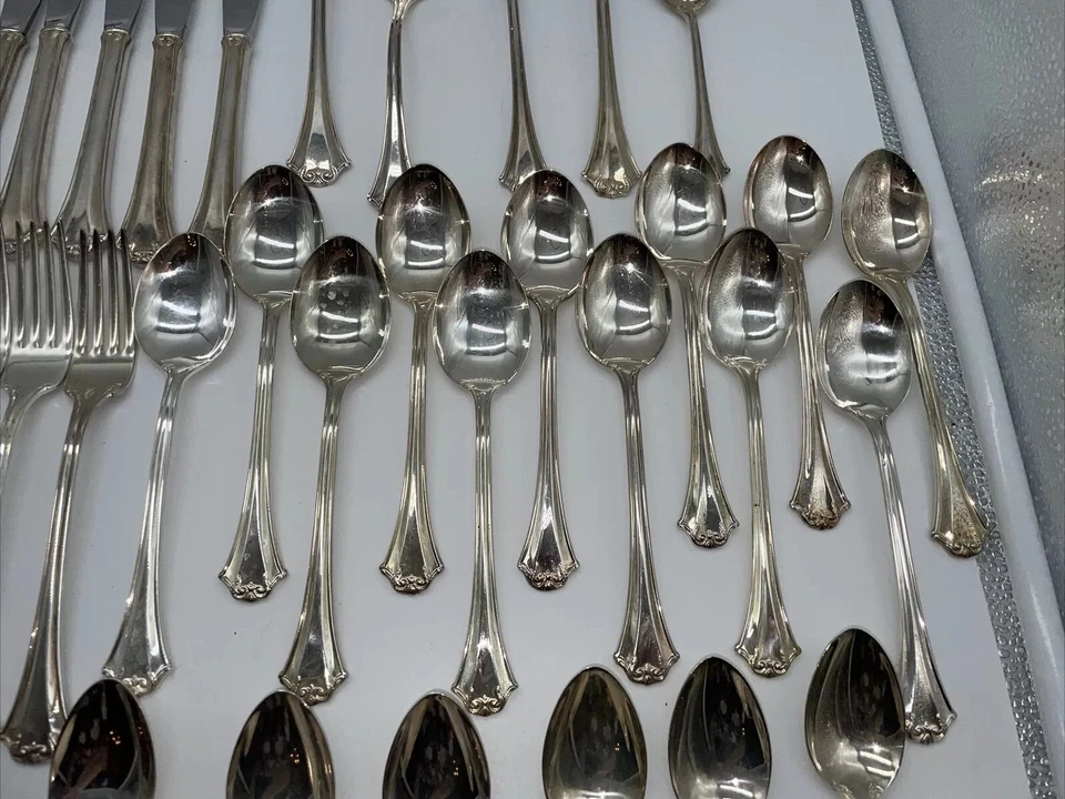 69 Piezas-CAÑA Y BARTON Servicio Chippendale Francés para 12 Plateados + Anfitriona Foto 4 de 4