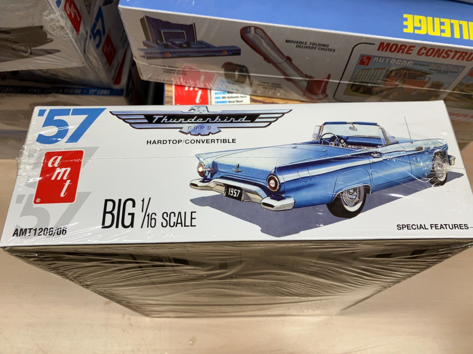 AMT Model kit 1/16 scale 1957 Ford Thunderbird high detail Model Car Kit