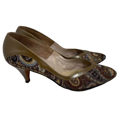 Vintage 10.5 Johansen 1960s Tapestry Heels Pumps