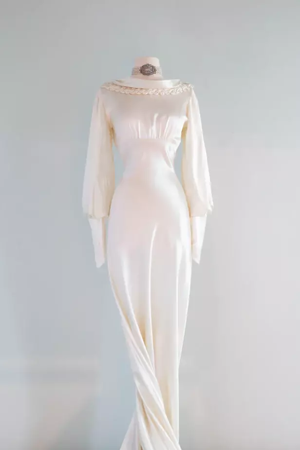 Vintage Wedding Dresses Ivory Satin 1960s Retro Long Sleeves Train Bridal Gowns - Image 3 of 4