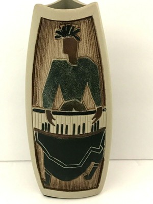 Da Jing Tao Yi Vase Vintage  Stoneware 3 Musicians 3 sides Pristine 8'' Handmade