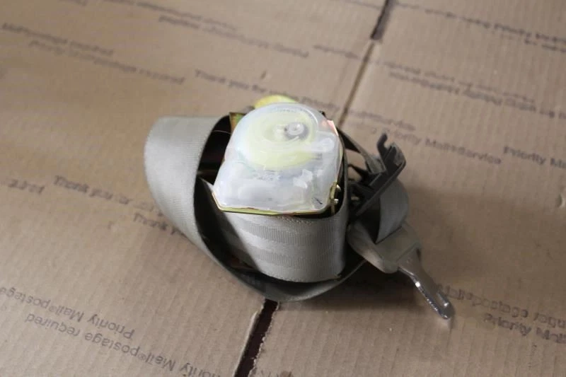 Cinturón de seguridad trasero central Lexus LS430 2001 2002 2003 BRONCEADO LK04 Foto 2 de 4