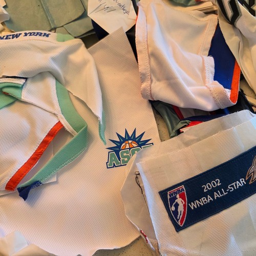 WNBA Teresa Weatherspoon Game Worn Jersey Scraps from Fleer New York Liberty - Picture 3 of 6