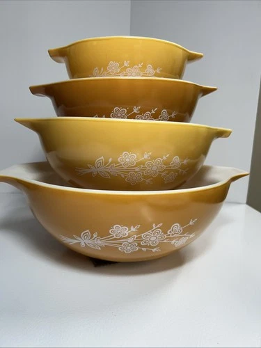 Vintage Pyrex Set Of 4 Butterfly Gold Cinderella Mixing Bowl Set Nesting Bowls