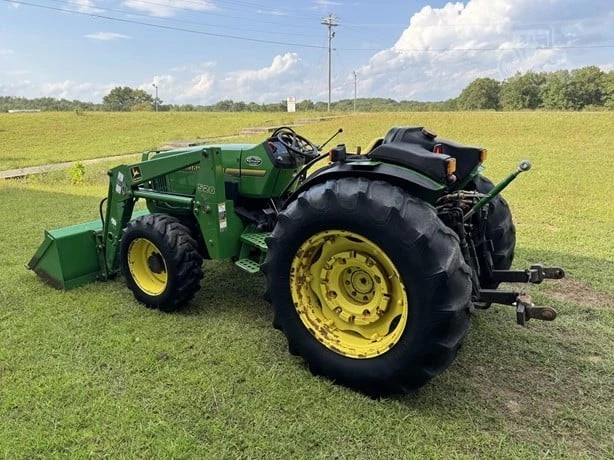 Tractor John Deere 5400N 1997 con cargador Foto 4 de 4