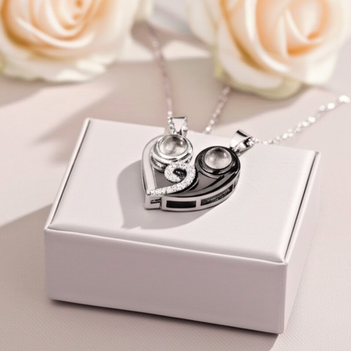 Magnetic Heart Couple Necklaces – I Love You in 100 Languages Projection Gifts