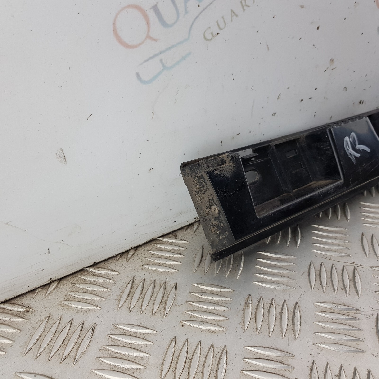 BMW X1 SIDE SKIRT BRACKET REAR RIGHT DRIVER SIDE 2991498 2009 E84 MK1 thumbnail 8