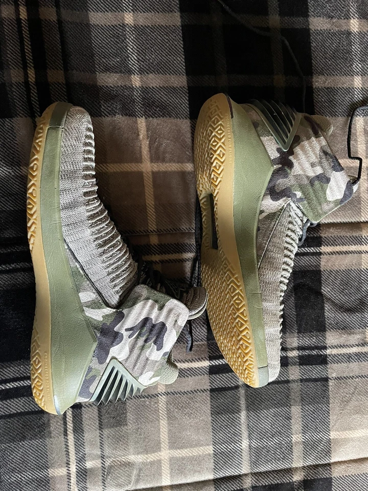 Jordan XXXII 32 Día de los Veteranos Talla 11 Hombre  Foto 3 de 4