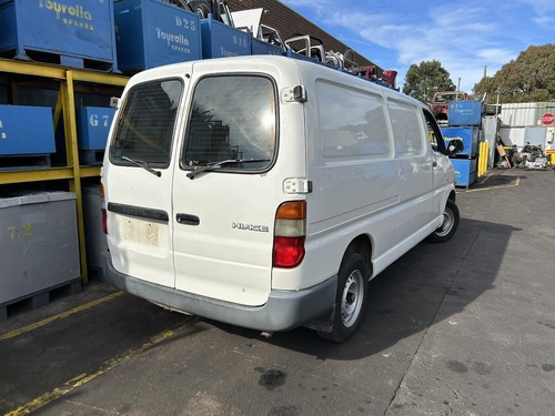 Toyota Hiace SBV Left Front Door Window RCH22R 10/95-02/04 - Picture 4 of 7