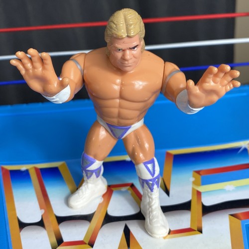 (1) LEX LUGER - SERIES 8 - USED VINTAGE HASBRO WWF...