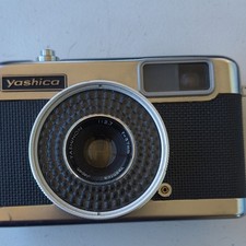 Yashica EZ-matic Rangefinder Camera Yashinon 1:2.7 f 35mm Black Silver