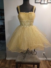 Sherri Hill Prom Formal Dress Gold Color Size 4 Perfect Condition Never Worn NT
