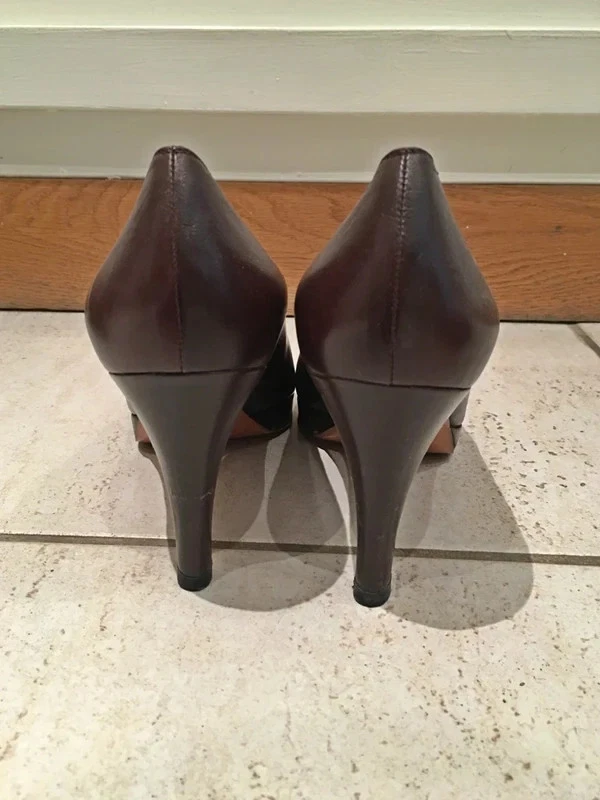 CHANEL authentique escarpin couleur bordeaux taille 38 et 1/2 (mesuré 24 cm ) - Photo 2/4
