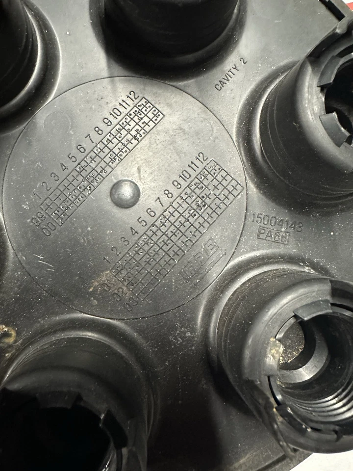 04-07 Chevy Tahoe Suburban Silverado 1500 Pickup 6 LUG Center Cap OEM 9594520 - Image 4 of 4