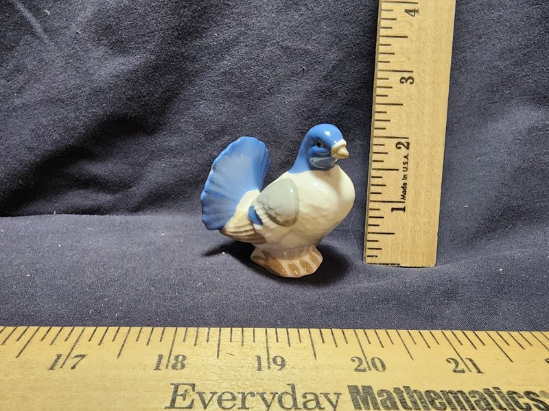 Vintage Goebel West Germany Fantail Pigeon Porcelain Figurine Multi Color Used