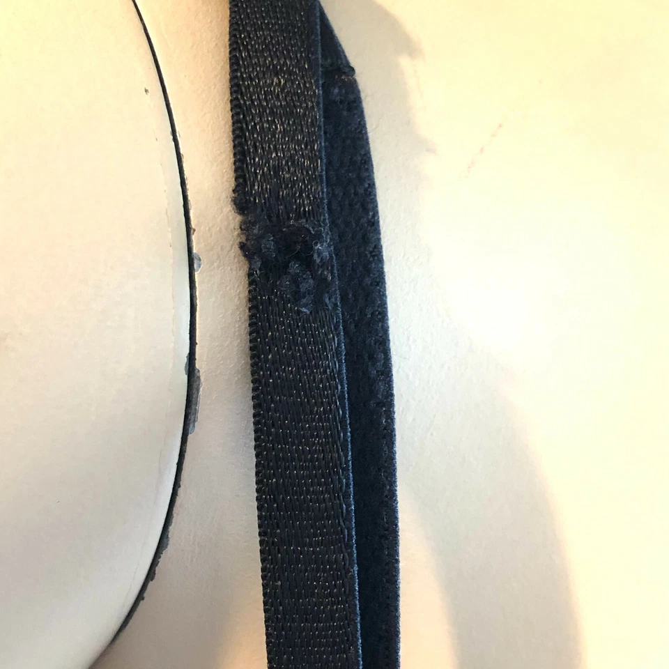 Sujetador de encaje negro adorable vintage talla 36B acolchado gancho frontal cierre agujero en correa Foto 4 de 4