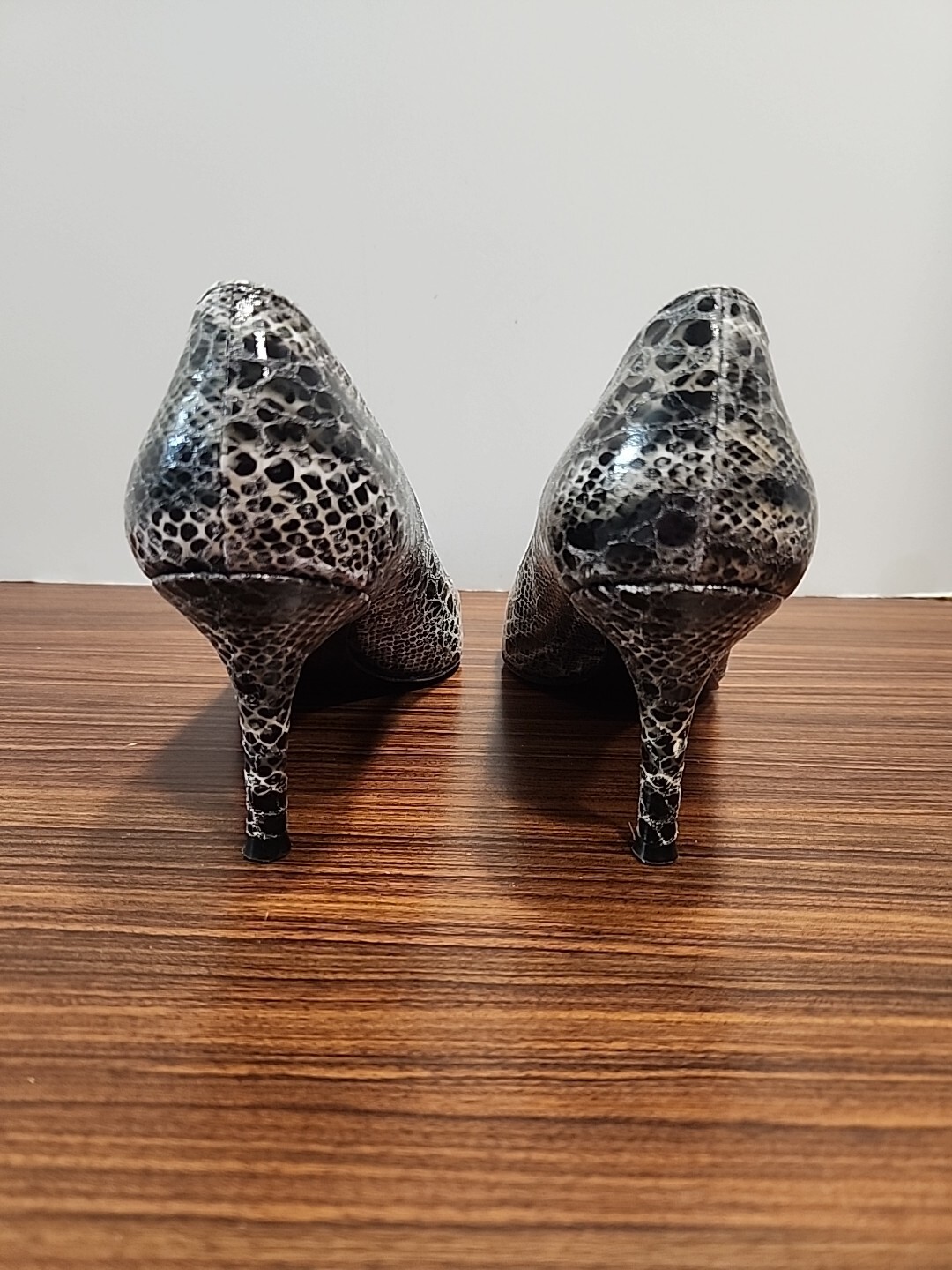 Stuart Weitzman 7.5 M Black Python Snake Skin Met… - image 6