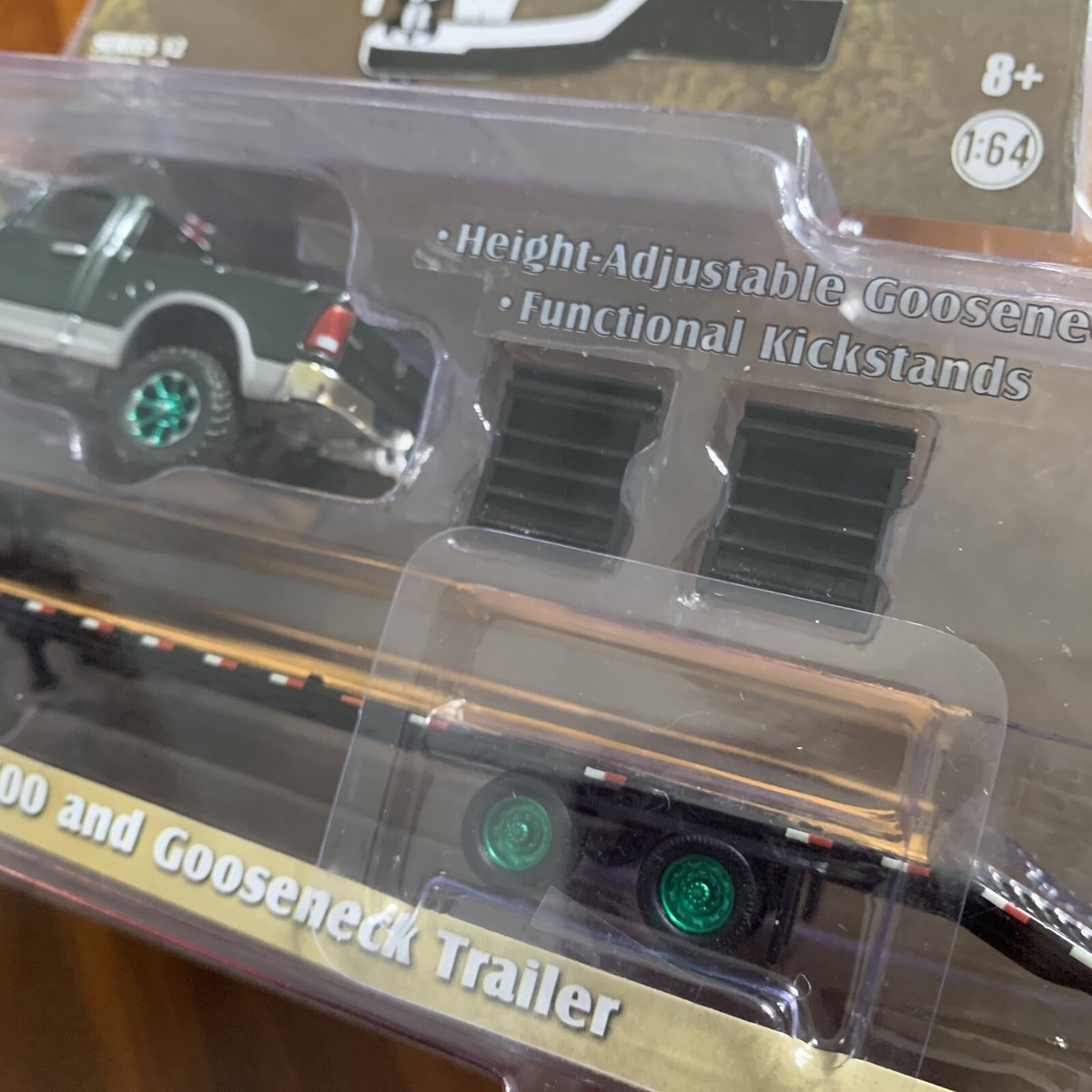 Remorque Bétail Greenlight 1:64 — édition Limitée Chase — Hitch & Tow