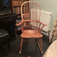 Traditional Wood ROCKING CHAIR Adult (ideal for rocking babies to sleep)