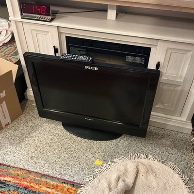 older flatscreen TV with remote 32 inch