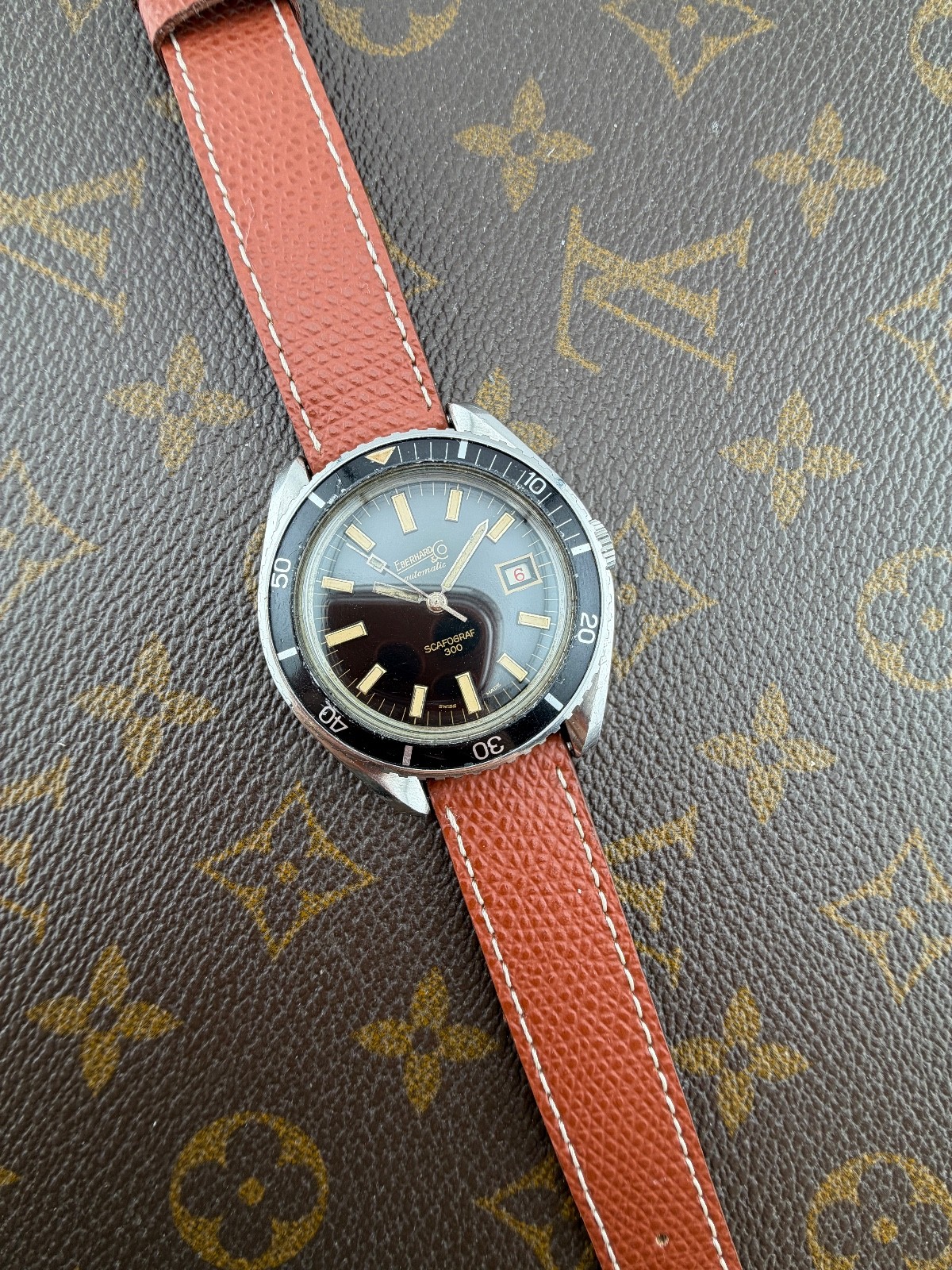 Eberhard Scafograf 300 Asymmetric Case Diver Vintage Swiss Made Rare