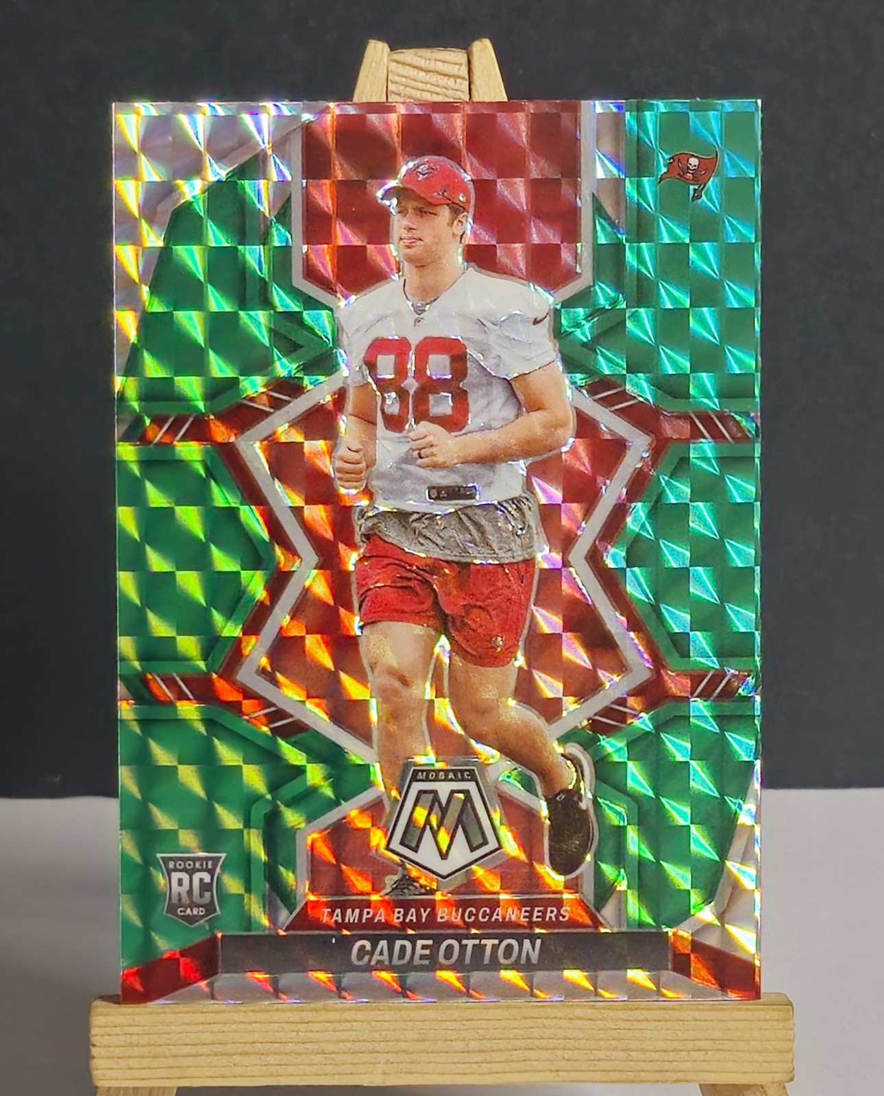 2022 Mosaic #361 Cade Otton RC Green MOSAIC PRIZM Buccaneers Rookie Card