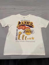 Vintage 2000s Y2K Los Angeles Lakers 17x NBA Champions T-Shirt  Men's Medium