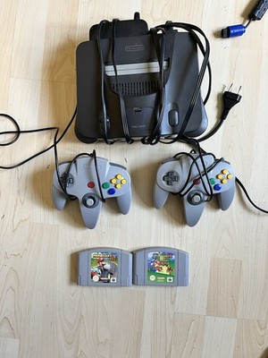 Nintendo 64 N64 Konsole + 2 Controller + Super Mario und Mario Kart