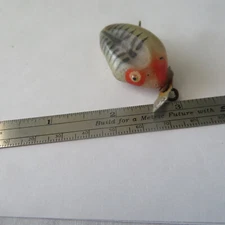 FISHING LURE  UNKNOWN  1¾"  INJURED MINNOW  CURVED NEEDS REAR HARDWARE