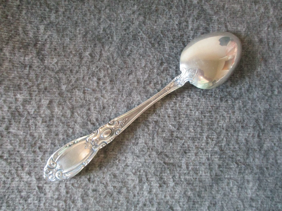 TOALHA PRATA ESTERLINA GARFO DE CARNE FRIA + COLHER DE SERVIR -KING RICHARD-SEM MONO -188g - Imagem 4 de 4