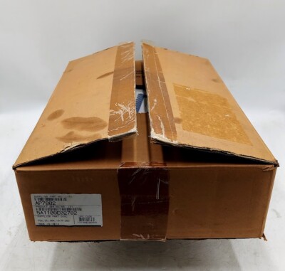 NEW APC AP7802 Metered Rack PDU 2U 16-Outlet Power Distribution Unit