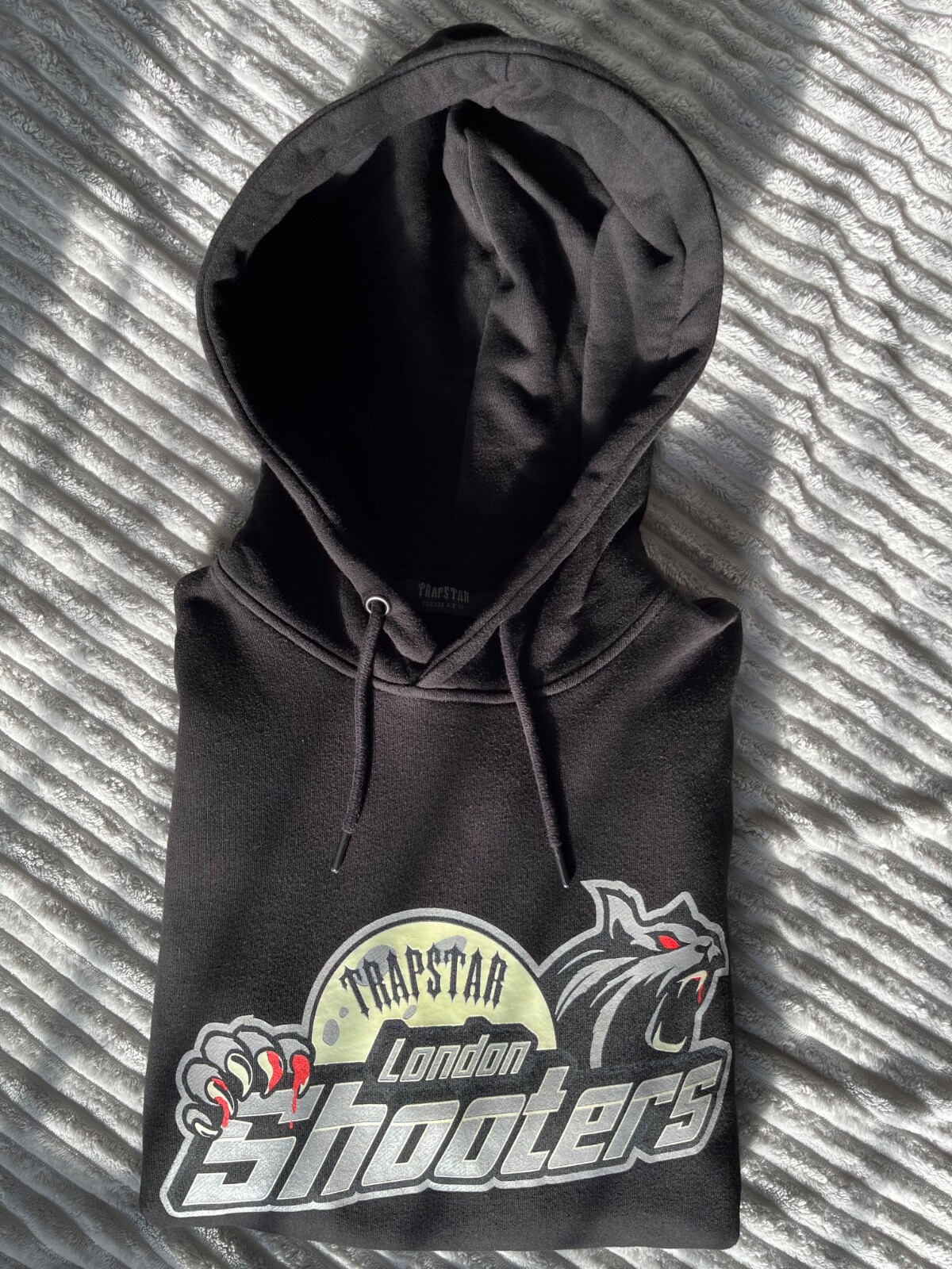 Trapstar London Shooters Hoodie Black Size Medium Glow in the dark Very Rare image 6