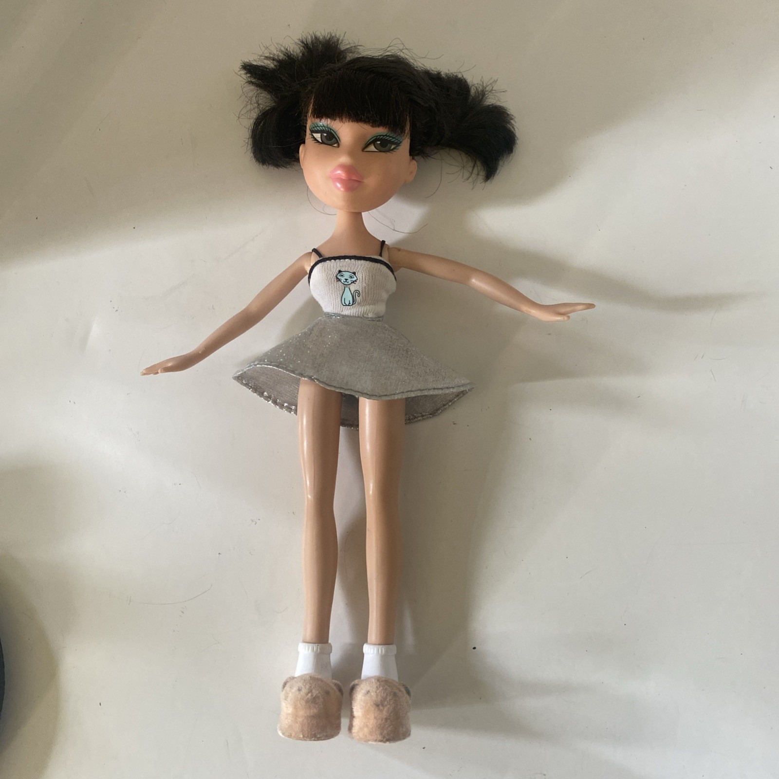 Vintage 2001 MGA Bratz Doll 9.5 Inch Black Hair Rare Collectible
