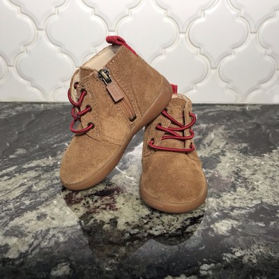 UGG Toddlers Chukka Suede Ankle Boots - Boys Girls 6  NEVER WORN OUTSIDE