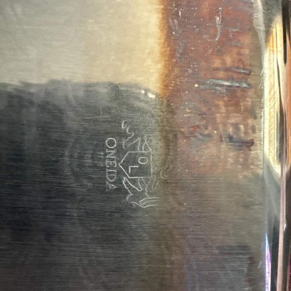 Bandeja para servir mayordomos estilo Victoria plateada Oneida vintage, ornamentada Foto 4 de 4