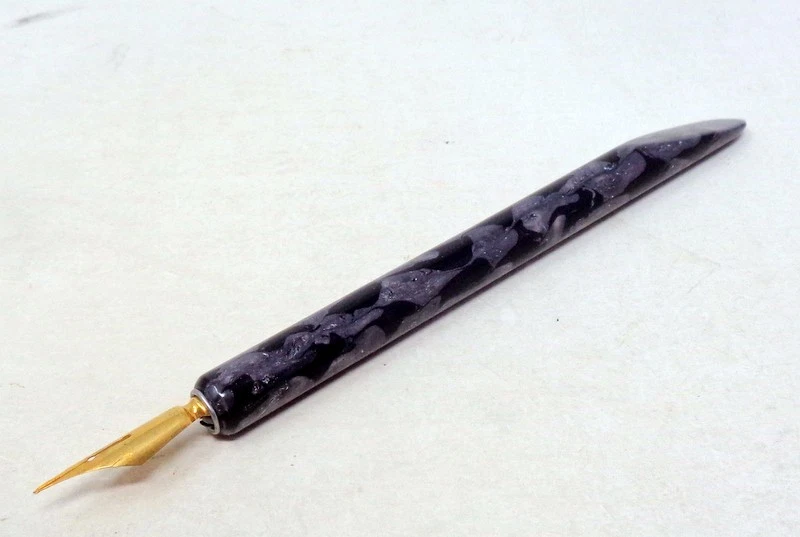 Porte plume ancien dans accessoires d'écriture et de dessin de collection
