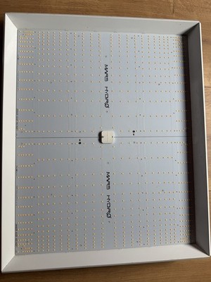 MARS HYDRO TSW3000 LED Panel Leuchte weiß mit Montagebügeln Leuchtenmodul