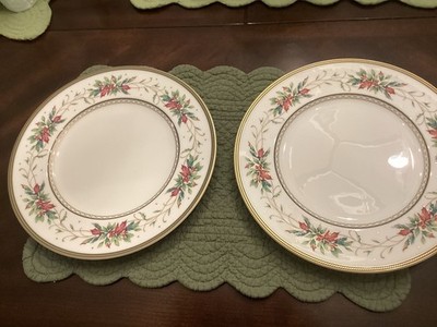 Fitz and Floyd Winter Holiday Garland Dinner Plates - Pair