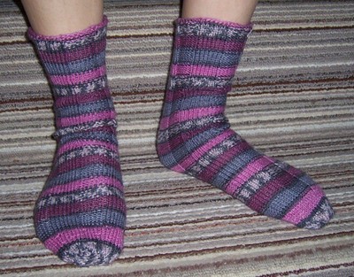 Sensations Truly Pattern Superfine Pink/Purple Wool Blend Yarn, 2 Skeins