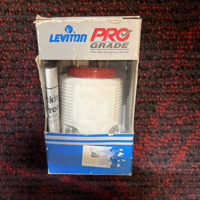Leviton ProGrade 70620-P Red 2-P 3-W Grounding Plug Locking Connector 20A-250V