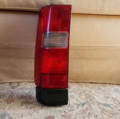 1998 1999 2000 Volvo V70 850 Station Wagon Lower DRIVERS LH Side Tail Light OEM